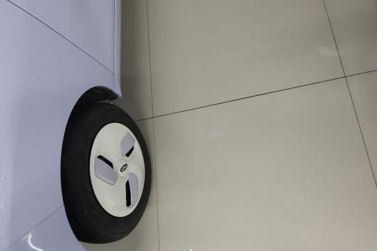 Used Chery QQ Ice Cream 2022 170km Sundae Phosphate Lithium-Ion