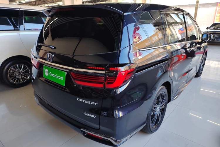 Used Honda Odyssey 2024 2.0L eHEV Sharp·Luxury Edition Rear Right 45 Deg