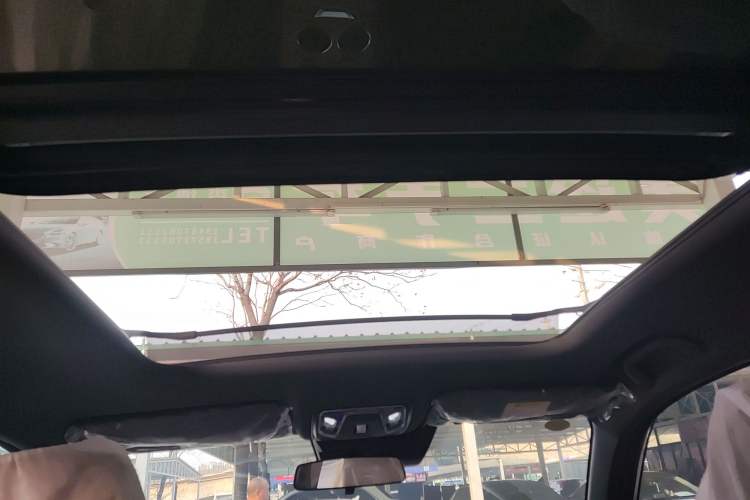 Used Changan UNI-Z New Energy 2024 Blue Whale Smart Electric iDD 125km Beyond Edition
