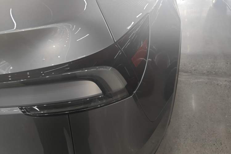 Used Tesla Model Y 2025 Rear-Wheel Drive First Edition Exterior 3