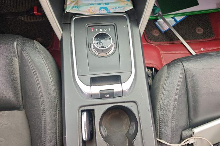 Used Land Rover Discovery Sport 2015 2.0T SE Gear Lever