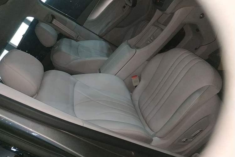 Used Roewe iMAX8 New Energy 2025 1.5T DMH Lu Zun Deluxe Edition