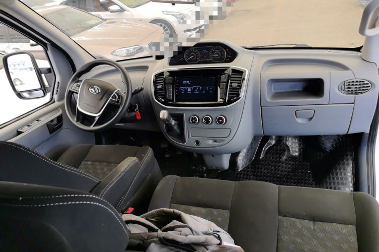 Used SAIC MAXUS Xintu V80 2021 2.0T Manual Classic Aoyuntong Short Wheelbase Mid-Roof 5/6-Seater