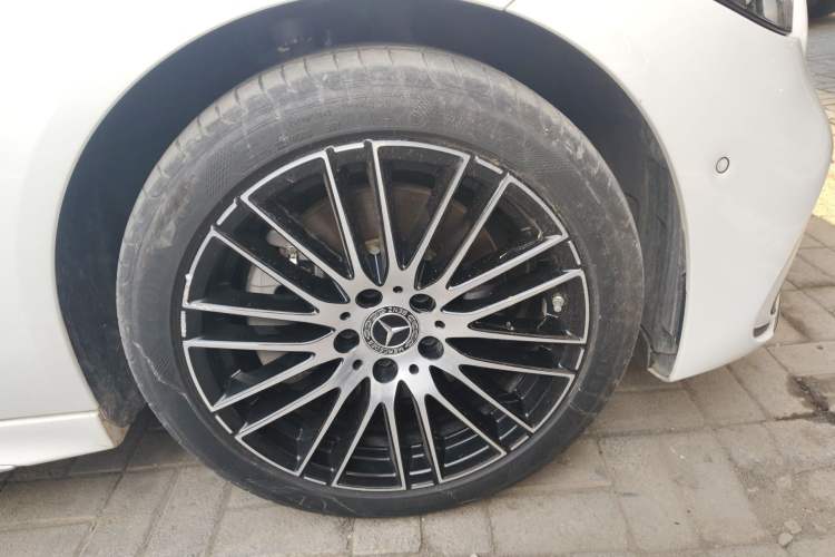 Used Mercedes-Benz C-Class 2024 C 260 L Sport Edition Right Front Wheel Hub