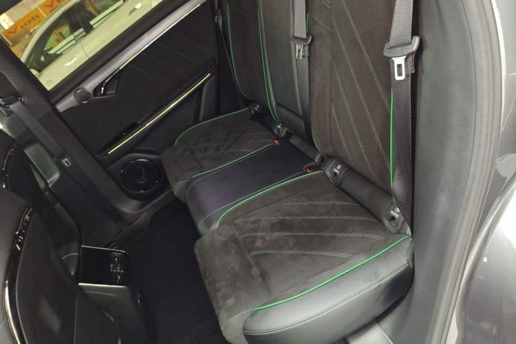 Used VOYAH FREE 2025 318 259 km All-Wheel-Drive Exploration Edition