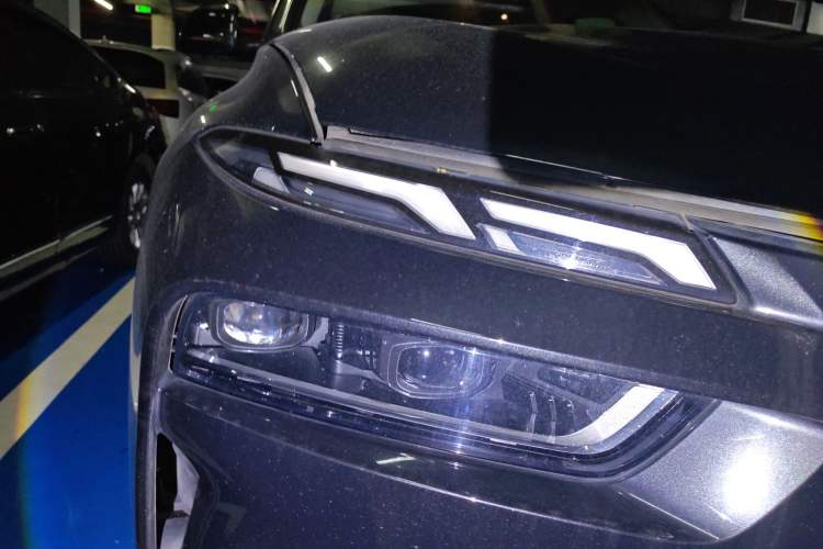 Used BMW X7 2023 xDrive40i Luxury Package with Leading Features
