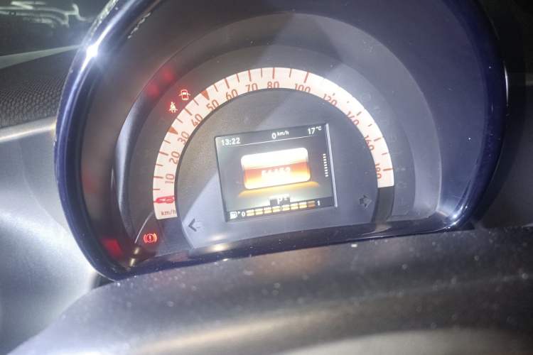 Used smart fortwo 2018 1.0L 52kW Hardtop Passion Edition China V Standard Instrument Cluster