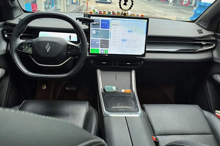 Used Livan 7 2023 450 km – Chasing Clouds
