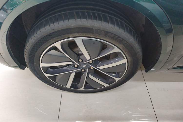 Used Li Auto L9 2024 Ultra Model Exterior 4