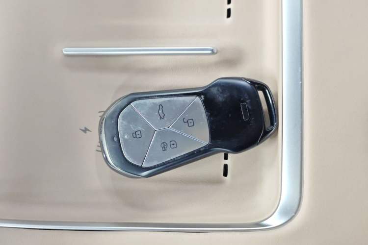 Used XPeng G9 2025 625 Long-Range Max
