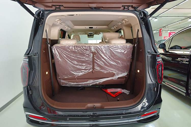 Used Hongqi HQ9 PHEV 2024 2.0T Four-Wheel Drive Business Edition
