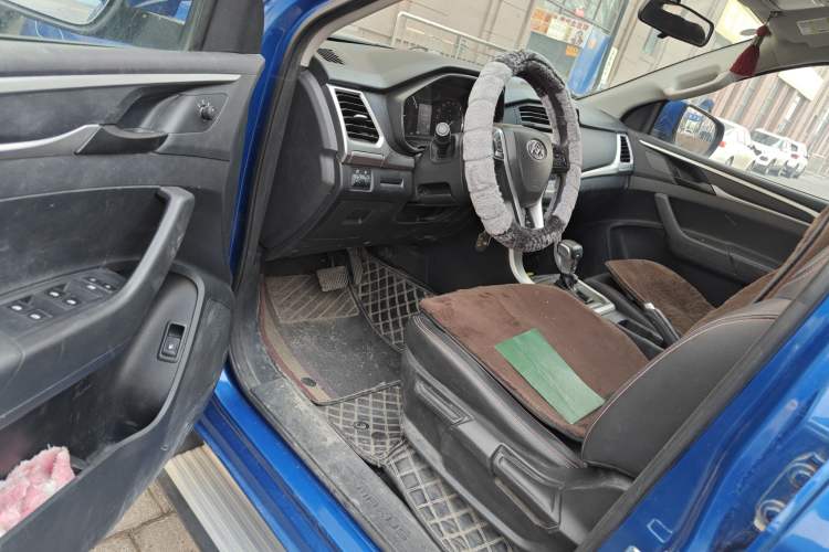 Used SAIC MAXUS T60 2017 2.0T Gasoline Automatic 4x4 High-Ride Elite Standard Cabin
