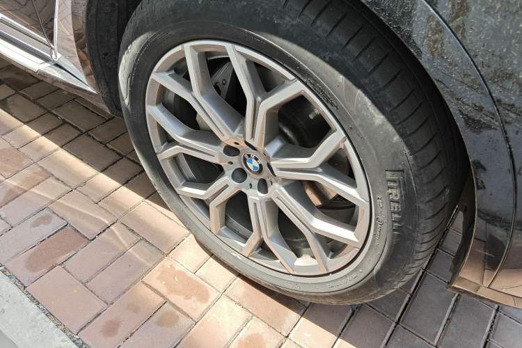 Used BMW X7 2023 xDrive40i Luxury Package with Leading Features