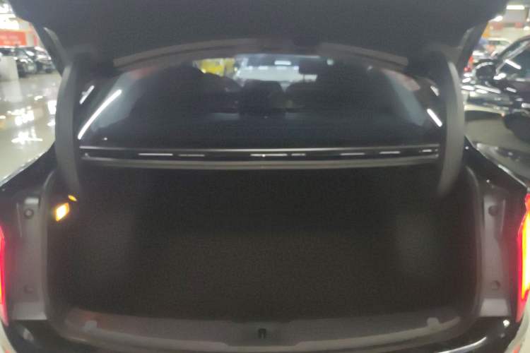 Used Hongqi E-QM5 2024 500km Range Edition Trunk