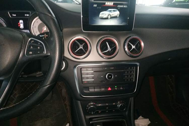 Used Mercedes-Benz GLA 2016 GLA 200 Fashion Model