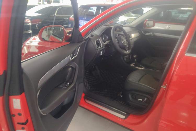 Used Audi Q3 2018 30th Anniversary Edition 30 TFSI Fashion Model
