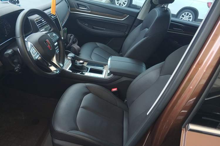 Used Roewe RX8 2018 30T Smart Connectivity Two-Wheel Drive Supreme Edition Left Front Seat