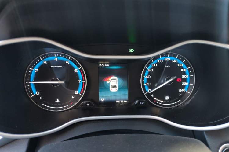 Used Geely Auto Emgrand 2019 Leading Edition 1.5L Manual Fashion Model China VI Standard