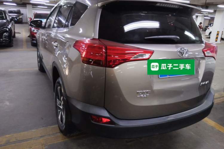 Used Toyota RAV4 2015 2.0L CVT Two-Wheel Drive Fashion Edition