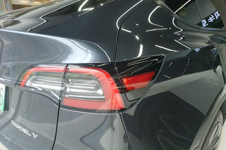 Used Tesla Model Y 2024 Rear-Wheel-Drive Version Exterior 3