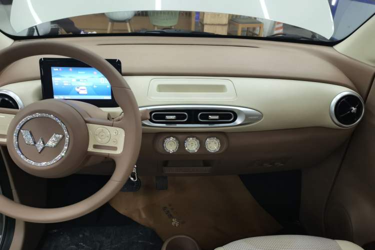 Used Wuling Hongguang MINIEV 2025 Four-Door Version Advanced Edition Audio And AC Panel