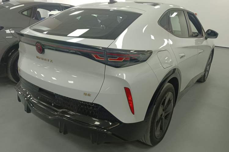 Used Volkswagen ID.UNYX 2024 Pro Long-Range Version Rear Right 45 Deg