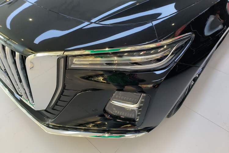 Used Hongqi H5 2025 2.0T Automatic Flag Edition – 500 000 Units Commemorative Version
