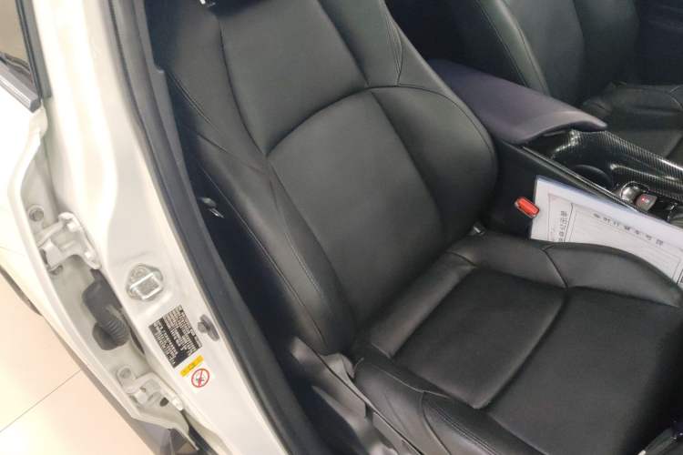 Used Toyota C-HR 2018 2.0L Leading with Sunroof China VI Standard Right Front Seat