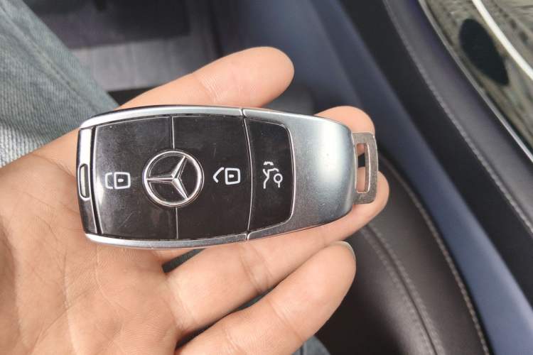 Used Mercedes-Benz E-Class 2017 E 200 L Sport 4MATIC Vehicle Key