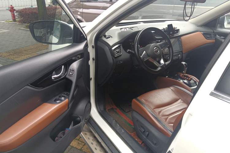 Used Nissan X-Trail 2019 2.0L CVT Smart Connect Comfort Edition 2WD