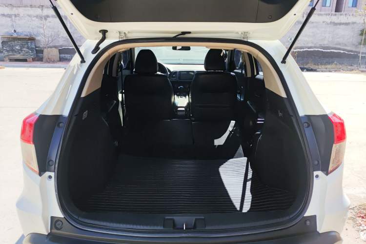 Used Honda Vezel 2020 1.5L CVT Pioneer Edition
