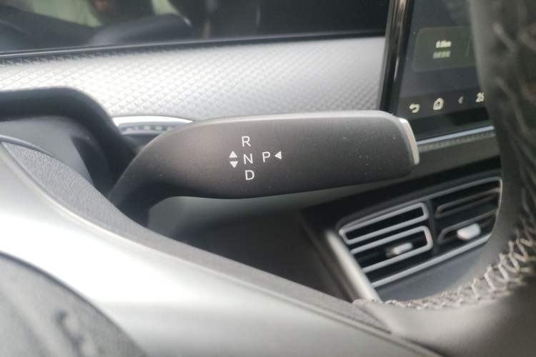 Used BYD Song Pro New Energy 2026 Model DM-i 133KM Superior Version Gear Lever