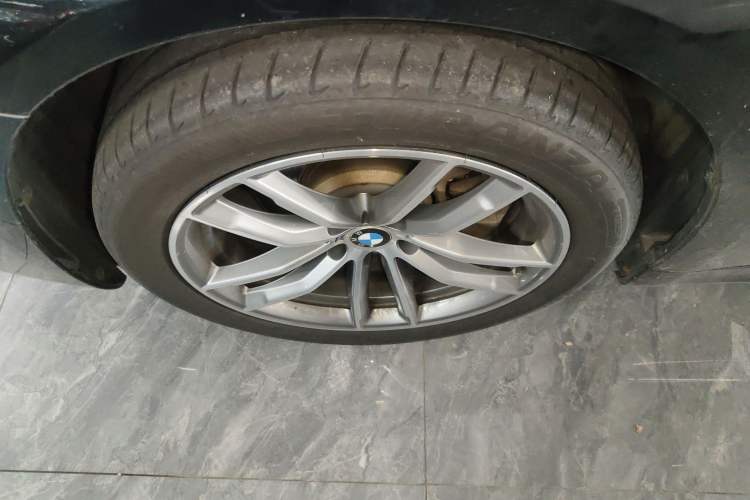 Used BMW 5 Series 2018 525Li M Sport Package Left Front Wheel Hub