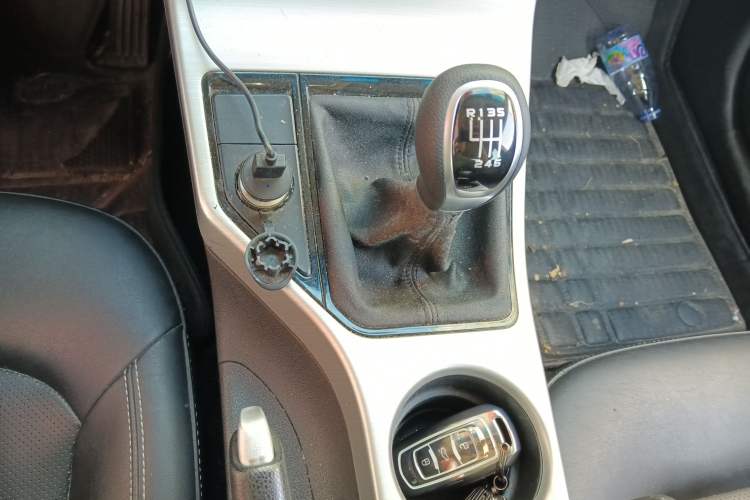 Used Geely Auto Emgrand GL 2017 1.8L Manual Elite Model Gear Lever