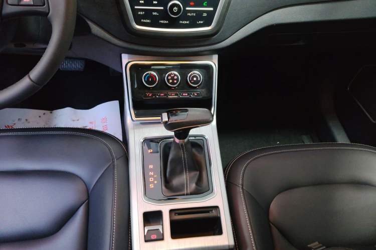 Used Bestune X40 2019 1.6L Automatic Luxury Edition China VI
