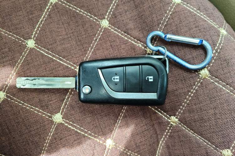 Used Toyota Highlander 2017 2.0T Four-Wheel Drive Elite Edition 7-Seater Vehicle Key