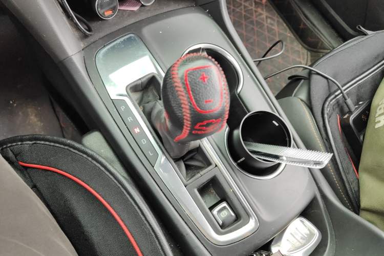 Used Chevrolet Equinox 2019 535T Automatic Chijie Edition China VI Gear Lever