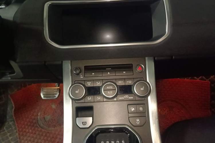 Used Land Rover Range Rover Evoque 2018 240 PS SE Smart Brilliance Edition
