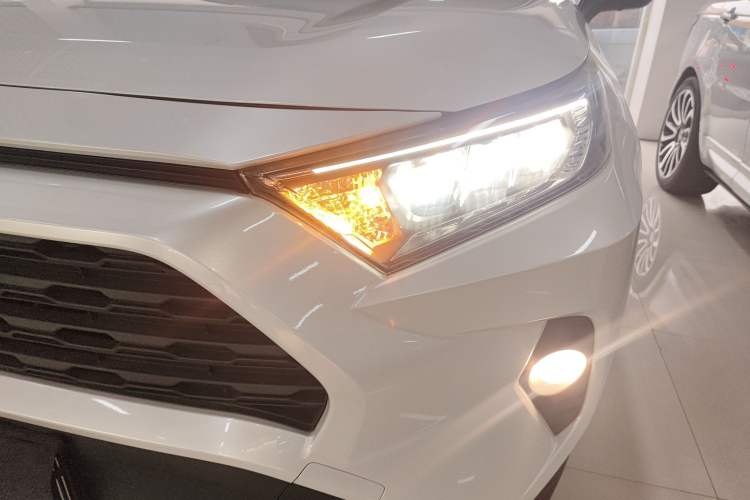 Used Toyota RAV4 2021 2.0L CVT 4x4 Trend Edition
