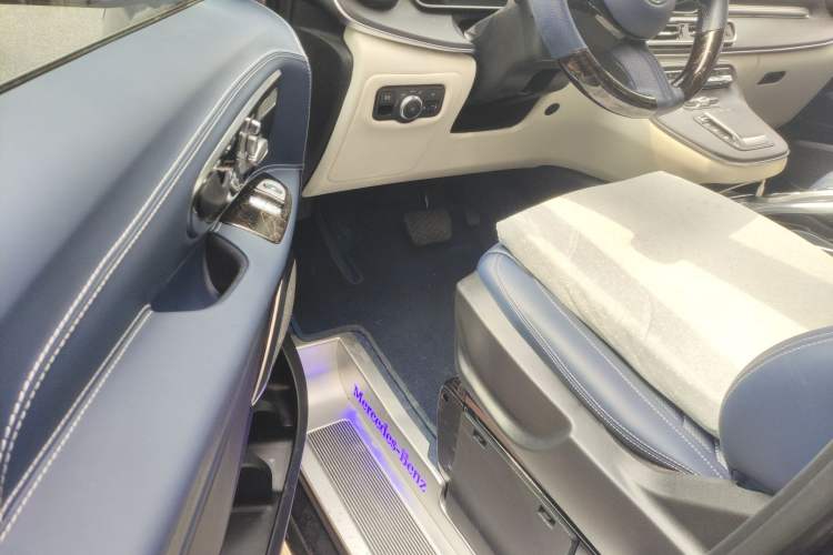 Used Mercedes-Benz Vito 2024 2.0T Elite Version 7 Seats Driver Seat