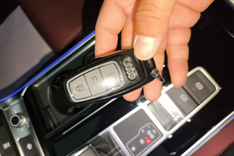 Used Audi A7L 2023 55 TFSI quattro S-line Black Warrior Edition Vehicle Key