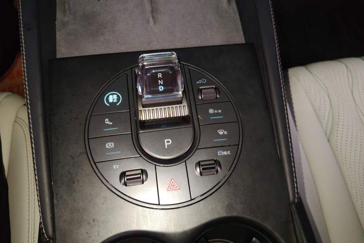 Used BYD Seal 06 New Energy 2024 DM-i 120KM Flagship Model Gear Lever