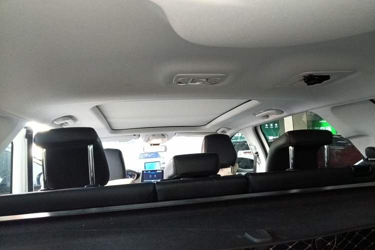 Used Peugeot 5008 2017 380THP 7-Seater Elite Edition