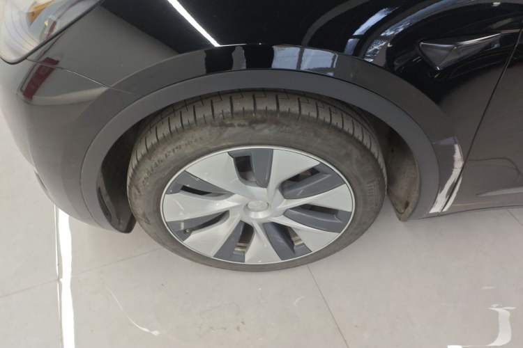 Used Tesla Model Y 2022 Long-Range All-Wheel-Drive Version