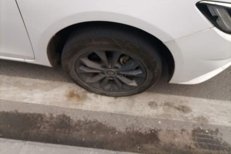 Used BYD Qin New Energy 2021 Travel Edition Right Front Wheel Hub