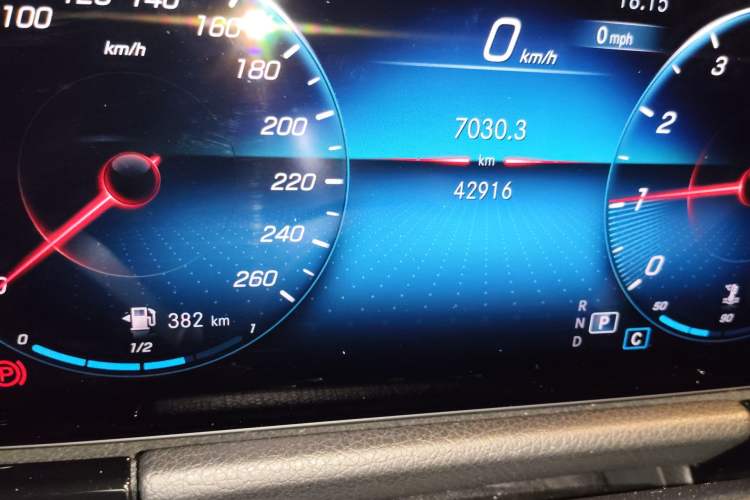 Used Mercedes-Benz GLA 2020 GLA 200 4MATIC Odometer Close Up