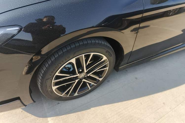 Used Toyota Camry 2026 Model Dual-Engine 2.0HSE Sport Lite Edition
