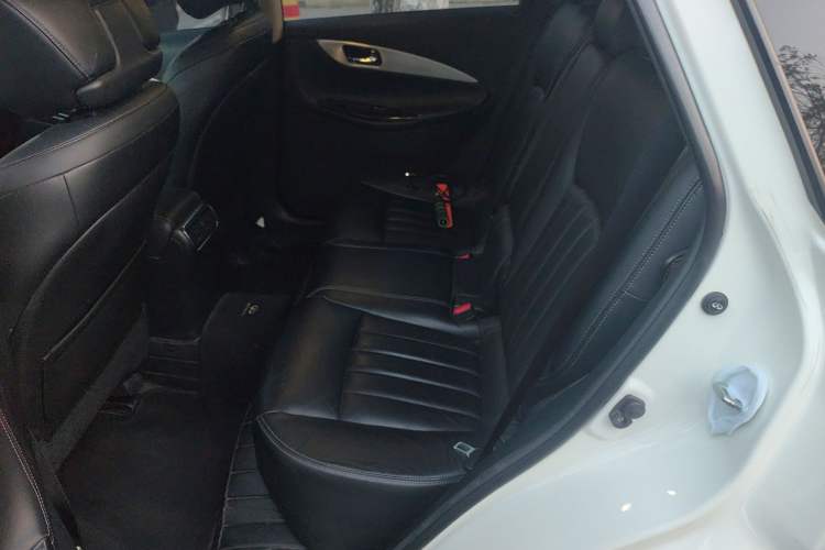 Used Infiniti QX50 2015 2.5L Enjoyment Edition Left Rear Seat