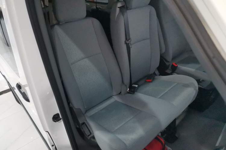 Used Foton Toano 2022 2.0T Manual Tongtu Multi-Function Long Wheelbase Mid-Roof Single-Tire 5/6/7/9-Seater 4F20TC3
