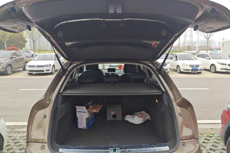 Used Audi Q3 2013 35 TFSI Comfort Model Trunk